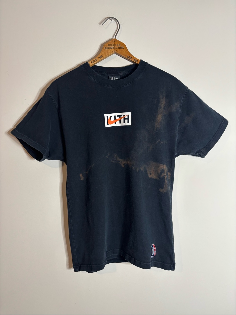 Nike x Kith New York Knicks Box Logo Swoosh Shirt Flaws